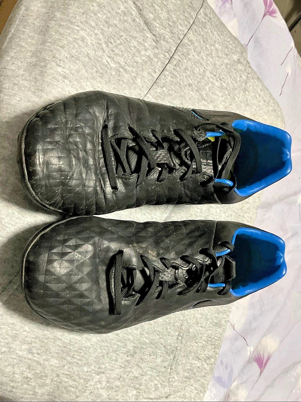 Nike Tiempo Legend 8 Academy IC Soccer Sneakers Black & Blue